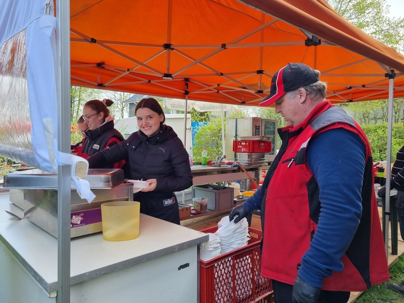 Viele fleißige Helfer | Bergische 50 · Das Sport-Event im Bergischen Land