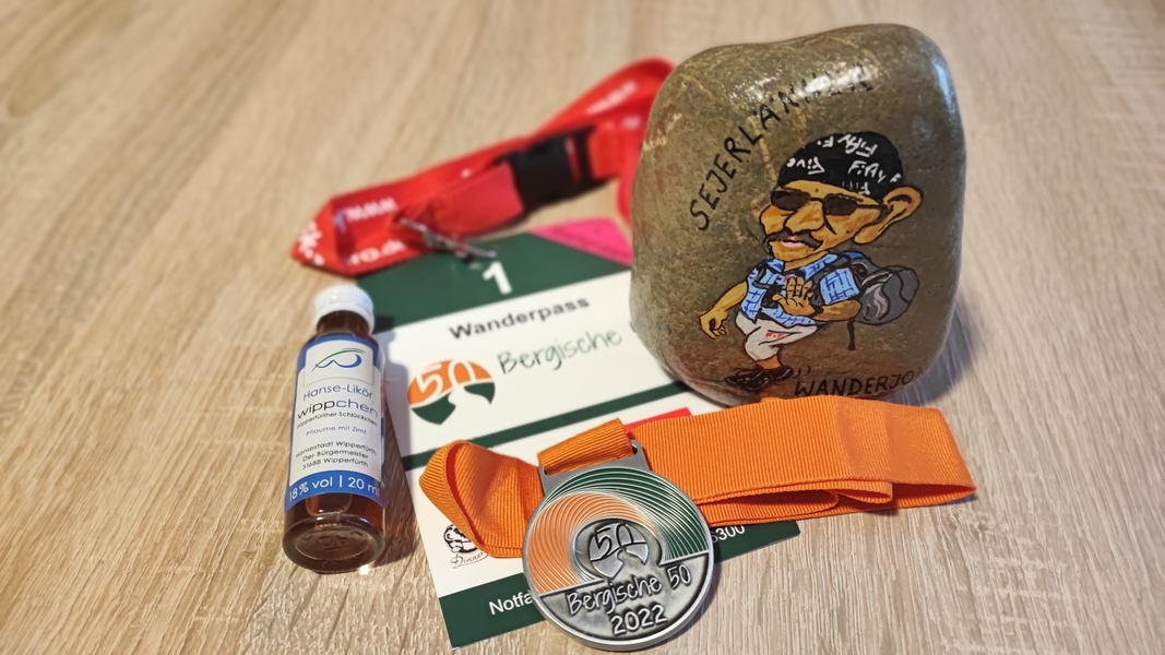 Die wohlverdiente Medaille | Bergische 50 · Das Sport-Event im Bergischen Land